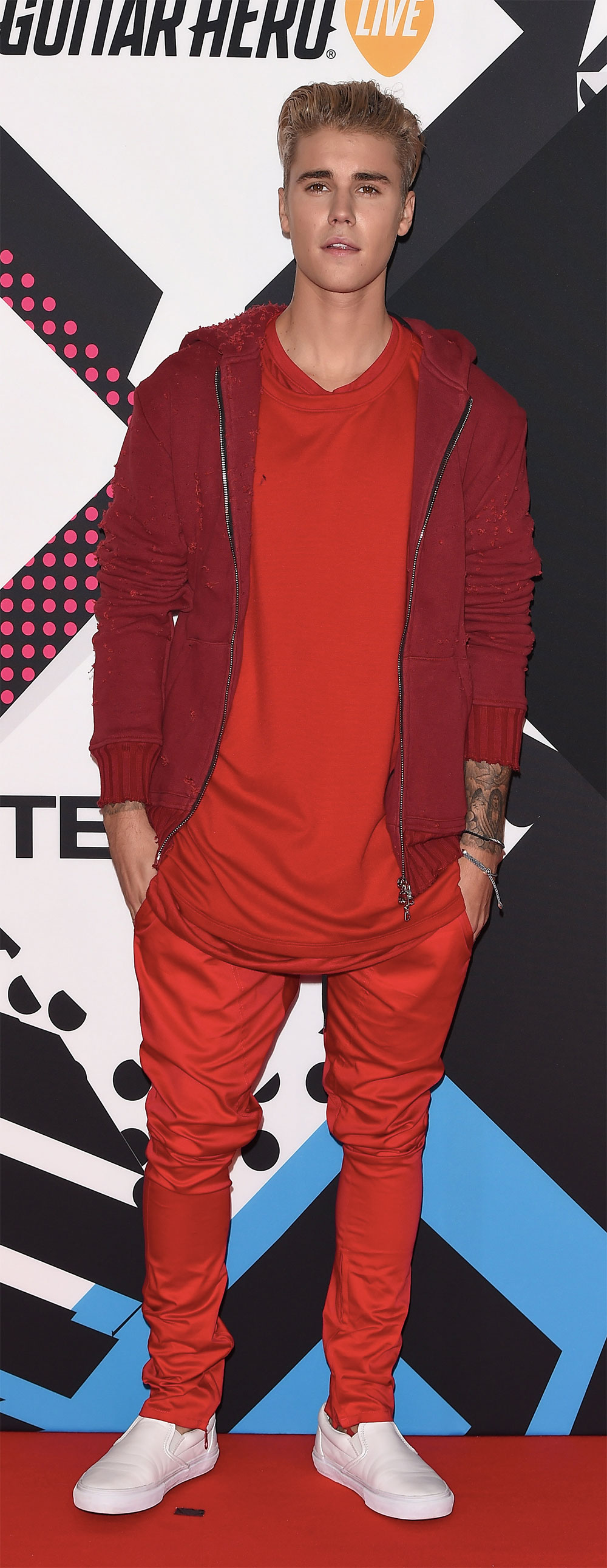 justin bieber monochrome outfit
