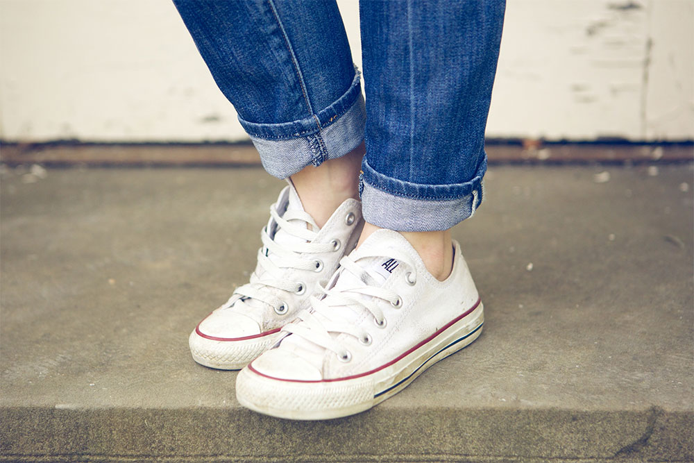 white converse daily outfit