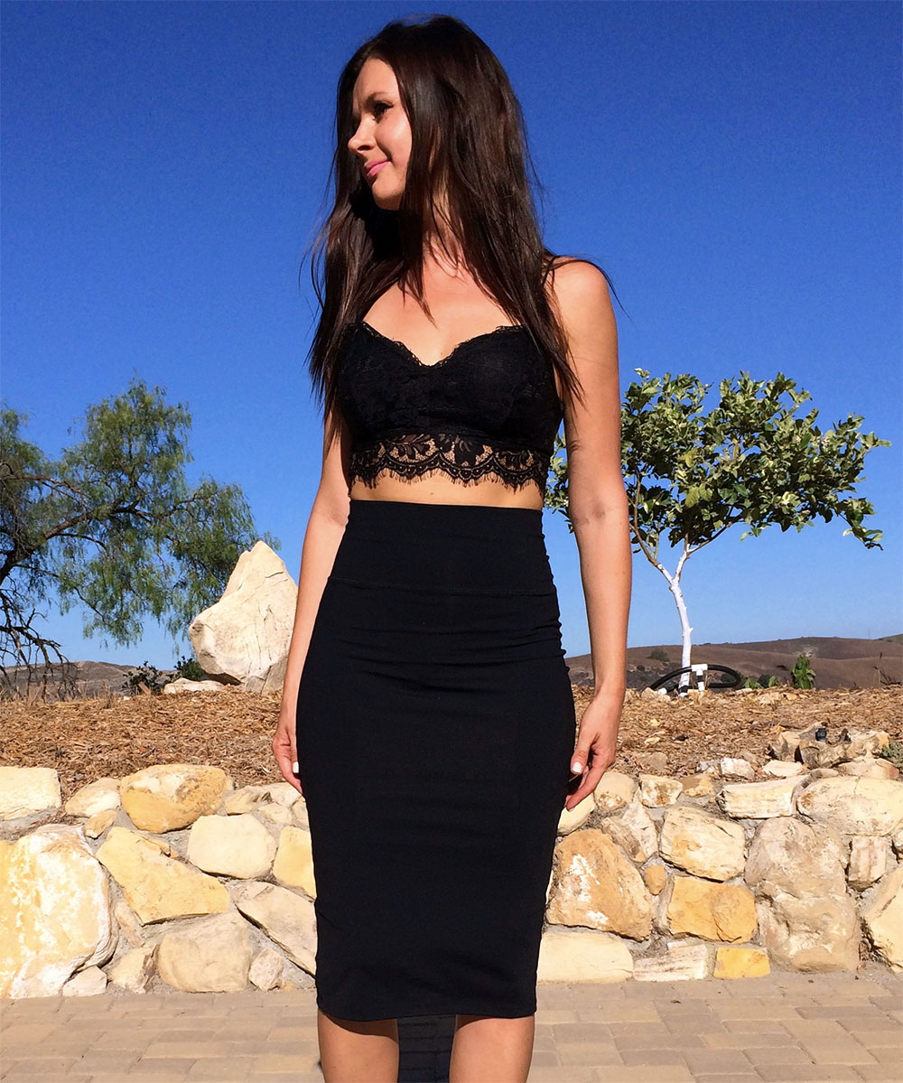 crop top black skirt