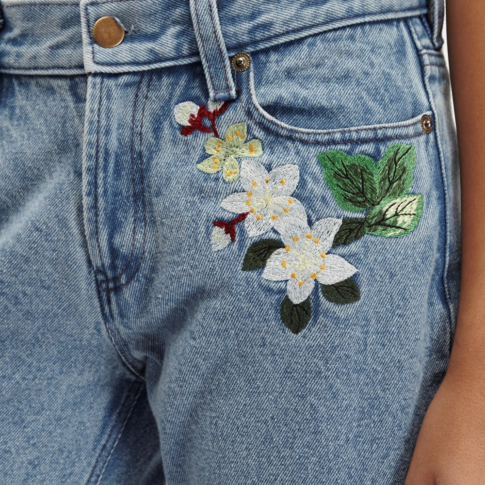 embroidery jeans outfits