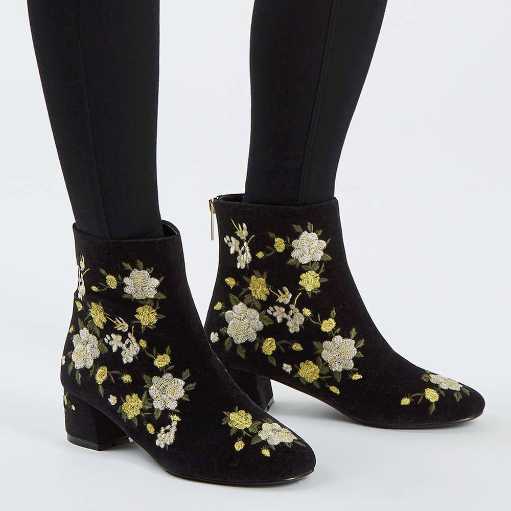 embroidery black shoes