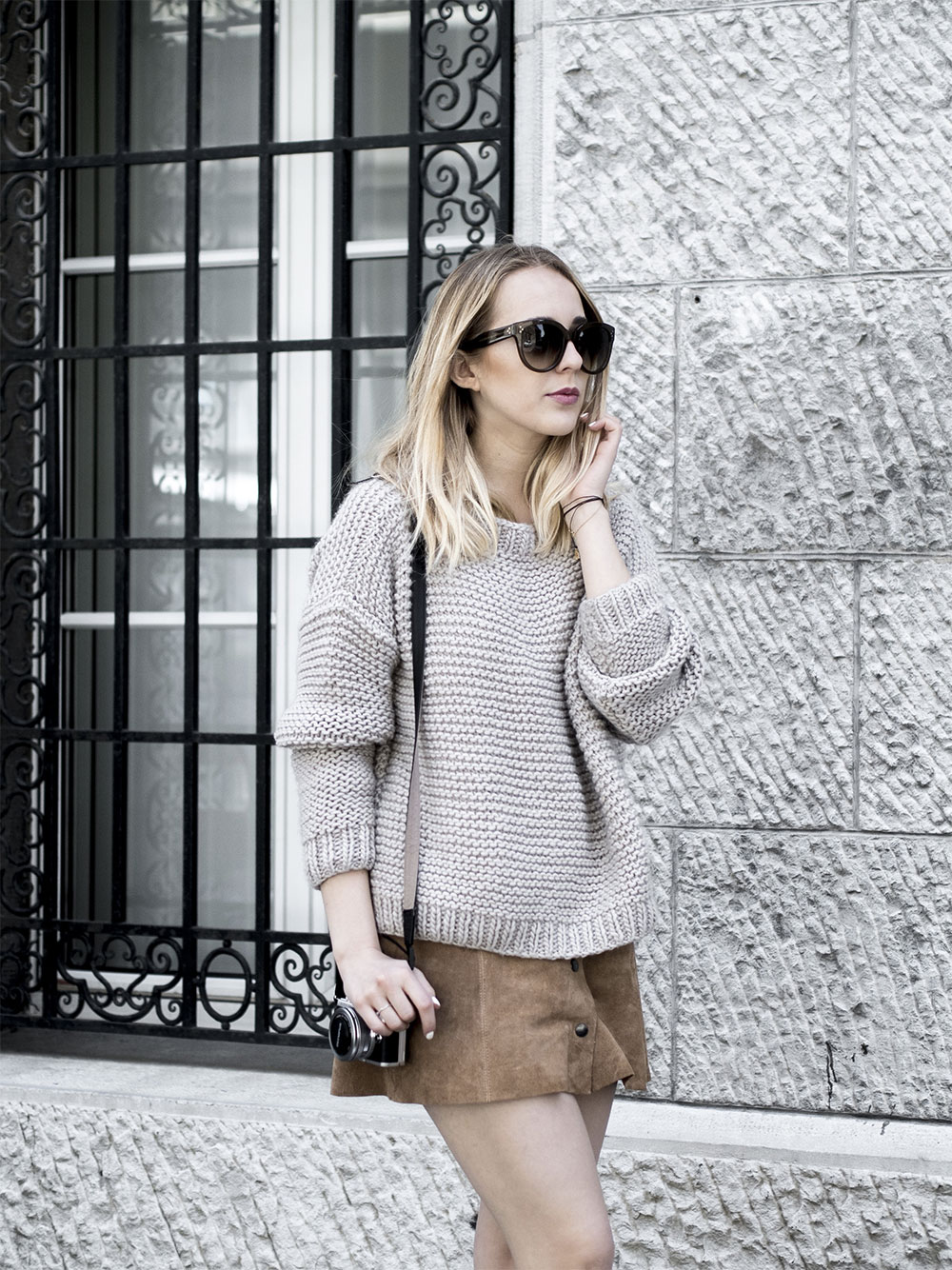 suede skirt outfit