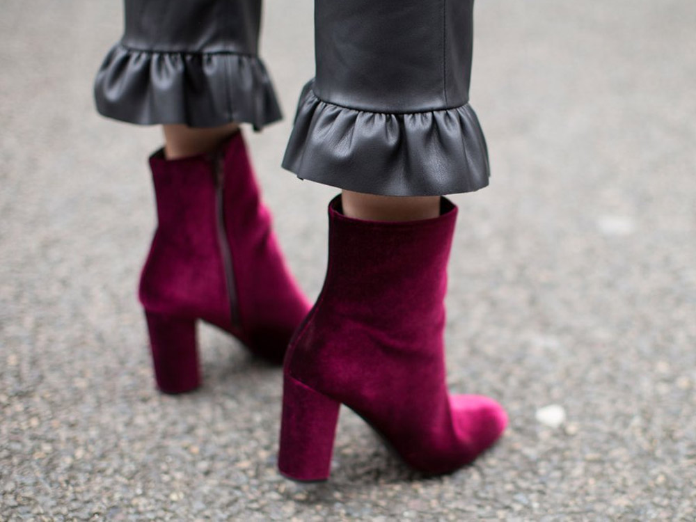 how to wear velvet shoes